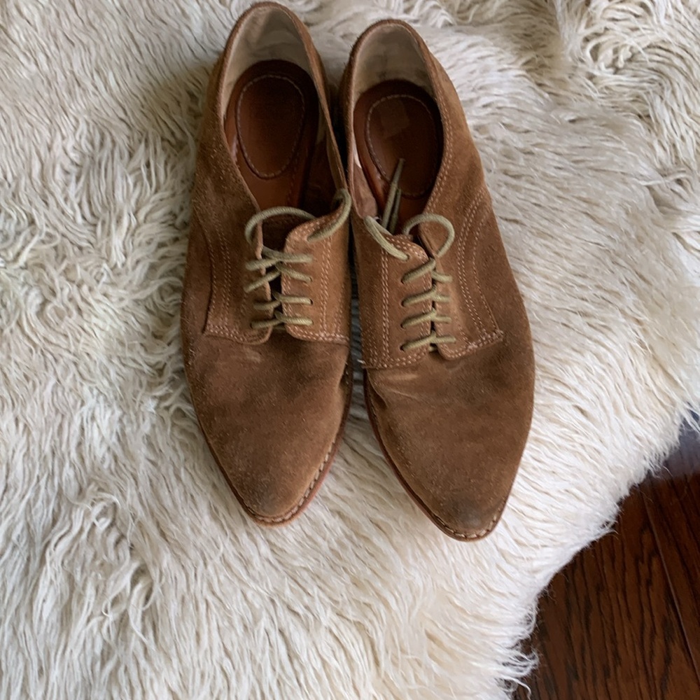 Frye tan suede flat lace up shoe 8.5 women's
